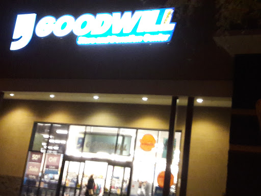 Thrift Store «83rd Ave & Grand Goodwill Retail Store & Donation Center», reviews and photos