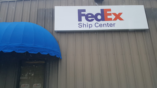 Shipping and Mailing Service «FedEx Ship Center», reviews and photos, 109 Hemlock St, Valdosta, GA 31601, USA