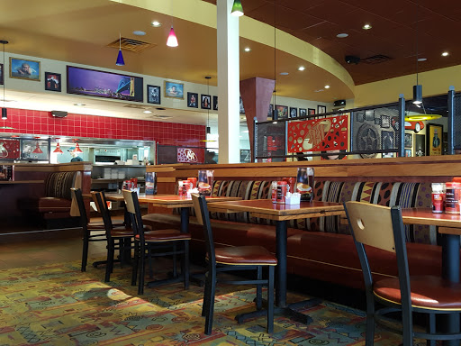 Hamburger Restaurant «Red Robin Gourmet Burgers», reviews and photos, 5460 Corporate Dr, Troy, MI 48098, USA