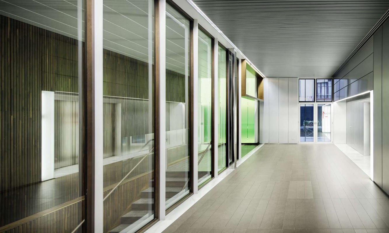 Catalan Institute of Economists by Roldán Berengué