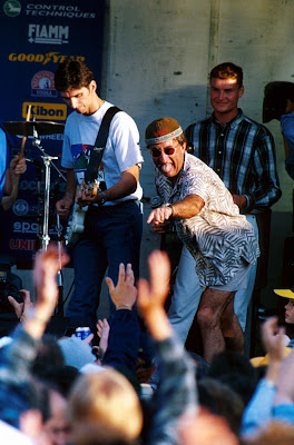 Деймон Хилл Эдди Джордан Дэвид Култхард на сцене в Сильверстоуне на Гран-при Великобритании 1995
