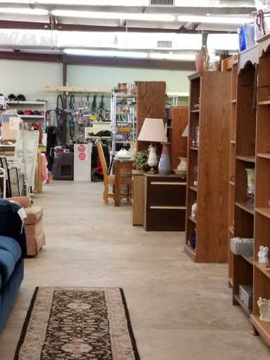 Used Clothing Store «T.E.A.M. Resale Shop», reviews and photos, 300 W Main St, Tomball, TX 77375, USA