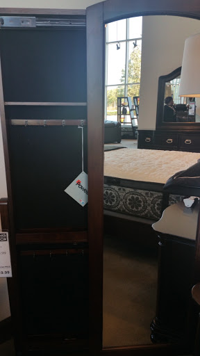 Furniture Store «Rooms To Go & Rooms To Go Kids Furniture Store - Montgomery», reviews and photos, 6810 Eastchase Pkwy Suite A, Montgomery, AL 36117, USA