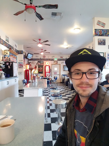 Cafe «Burger Hut», reviews and photos, 3345 Pacific Hwy, Hubbard, OR 97032, USA