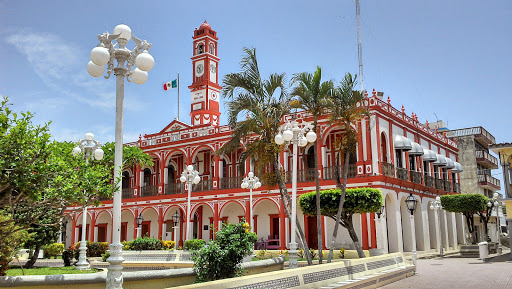 Municipio de Alvarado Veracruz, Parque 15 de Octubre, Centro, 95270 Alvarado, Ver., México, Oficina de gobierno local | VER