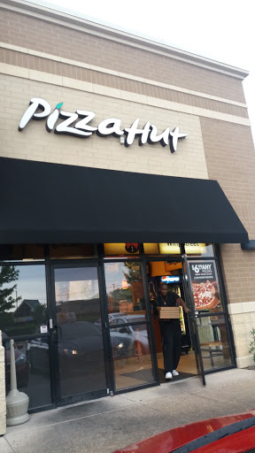 Pizza Restaurant «Pizza Hut», reviews and photos, 659 Brook Forest Ave, Shorewood, IL 60404, USA