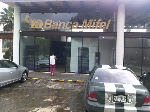 Banca Mifel, Vega del Campo 19, Avandaro, 51200 Valle de Bravo, Méx., México, Banco o cajero automático | EDOMEX