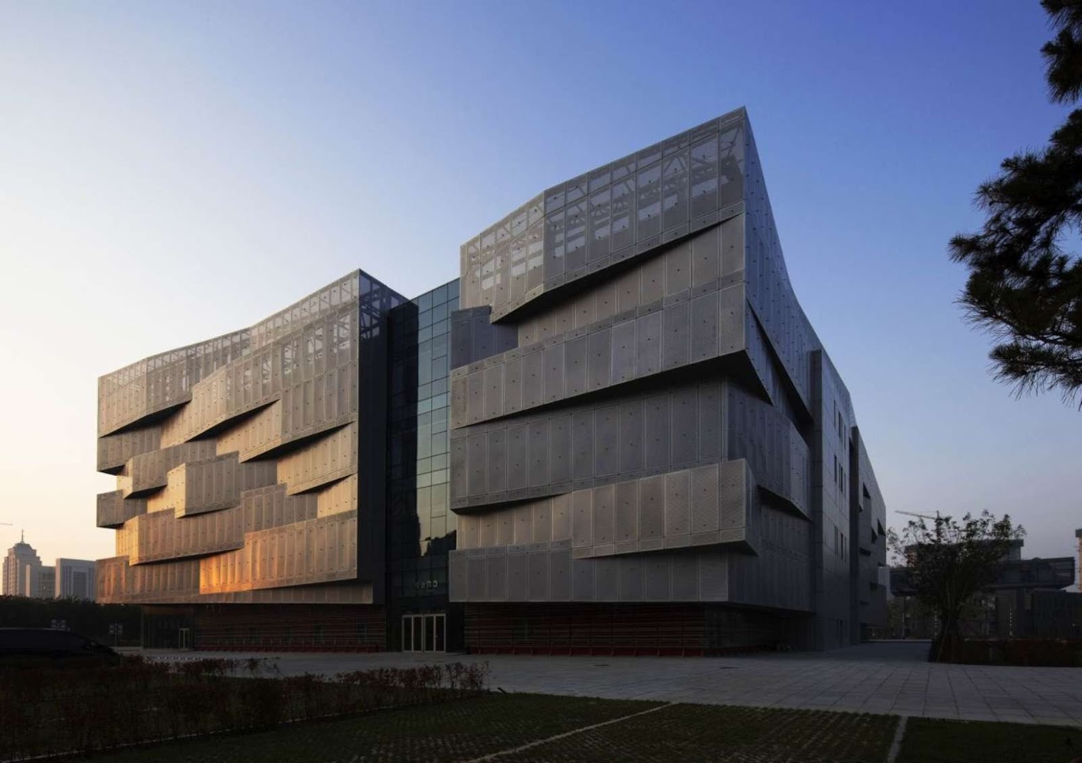 Yingkou, Liaoning, Cina: [BAYUQUAN BAOLI THEATRE BY DSD]