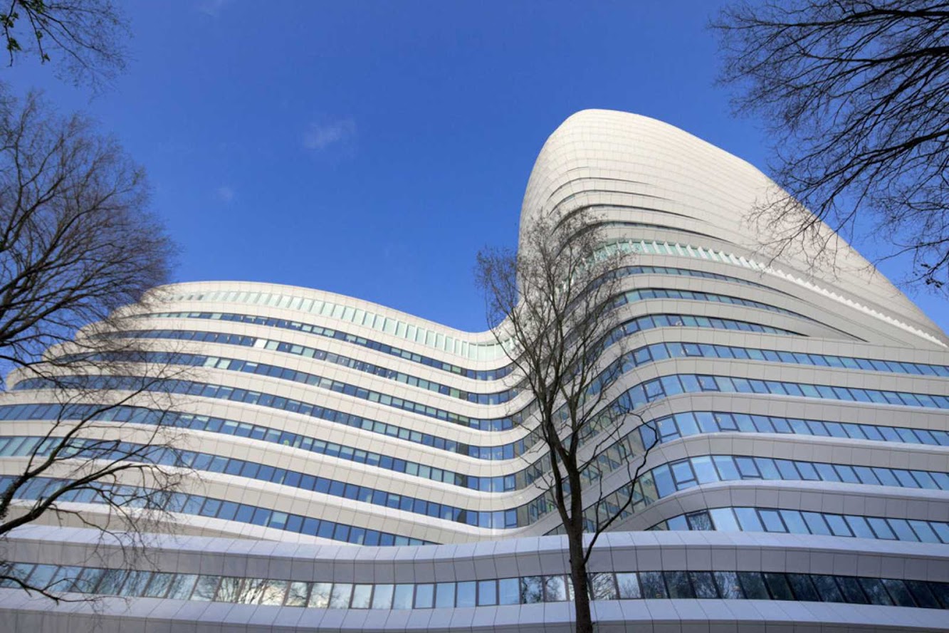 Groninga, Paesi Bassi: Eea & Tax Offices by Unstudio
