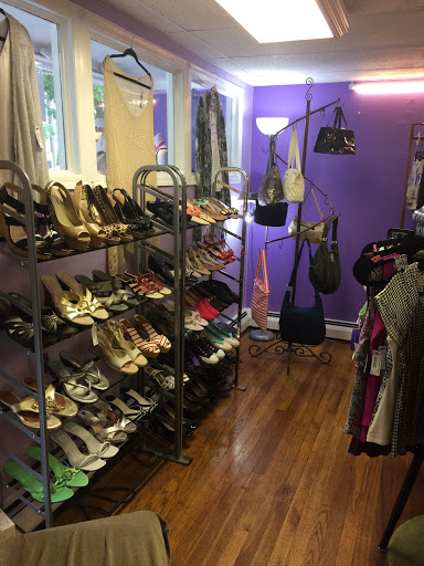 Consignment Shop «Chic Boutique Consignment Shop», reviews and photos, 60 N Main St, Cranbury, NJ 08512, USA