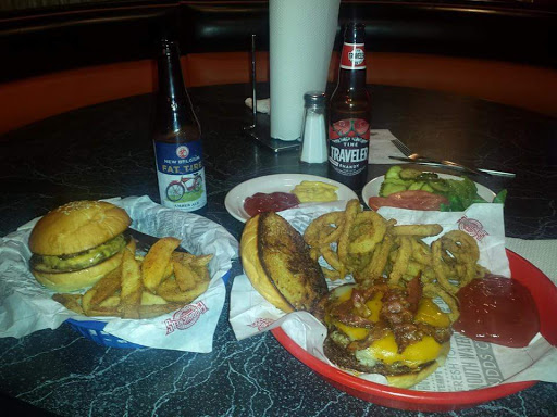 Hamburger Restaurant «Fuddruckers», reviews and photos, 6378 Mills Civic Pkwy, West Des Moines, IA 50266, USA