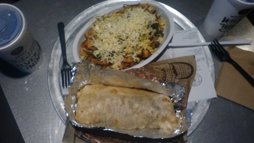 Mexican Restaurant «Chipotle», reviews and photos, 1303 Town Center Pkwy, Slidell, LA 70458, USA