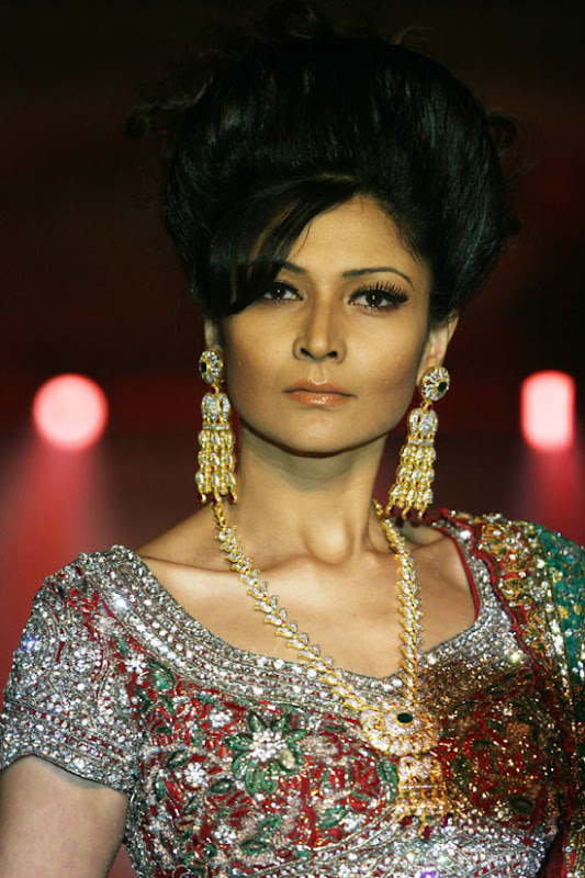 HOT Indian models ramp @ Launch of ‘Indian Princess Fashion’ 2011