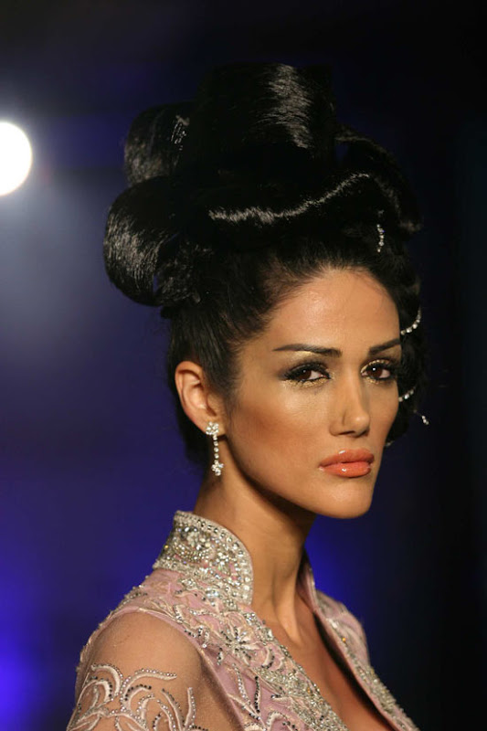 HOT Indian models ramp @ Launch of ‘Indian Princess Fashion’ 2011