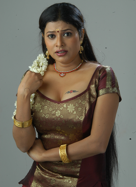 Tamil film Maiyam Konden Movie Stills