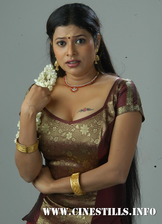 Tamil film Maiyam Konden Movie Stills