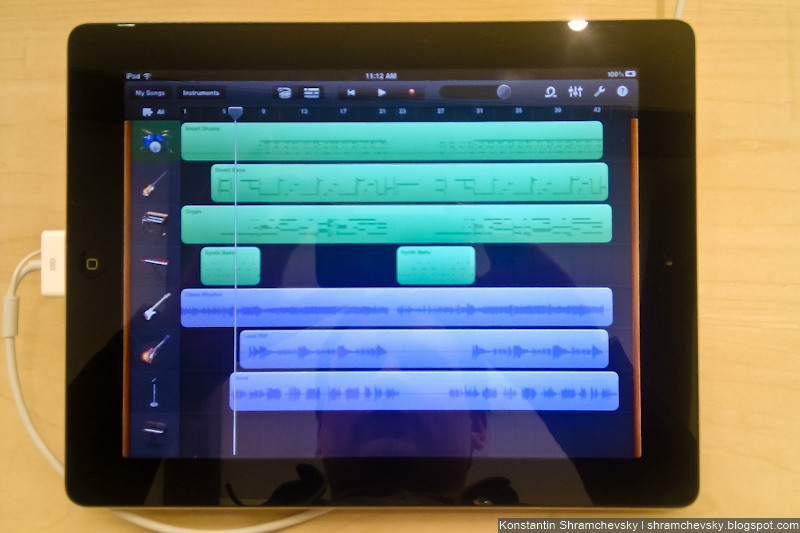 Apple iPad 2 iOS 4.3 Photo White Black Garageband Safari