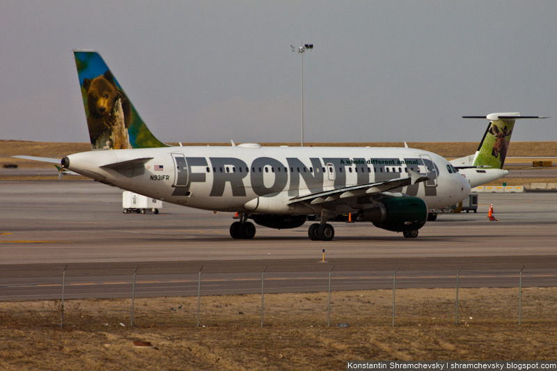 USA Colorado Denver International Airport Frontier Airlines Airbus A319 N931FR Jo-Jo Grizzly Bear Cub Bombardier Dash 8-Q400 Floyd Moose N174HQ США Колорадо Денвер Международный Аэропорт Фронтир Эйрлайнз Эйрбас Аэробус А319 Йо-Йо Гризли Медвежонок Лось Флойд Бомбардье Dash 8-Q400