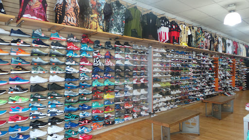 Clothing Store «Bobby Sportswear», reviews and photos, 508 5th Ave, Brooklyn, NY 11215, USA