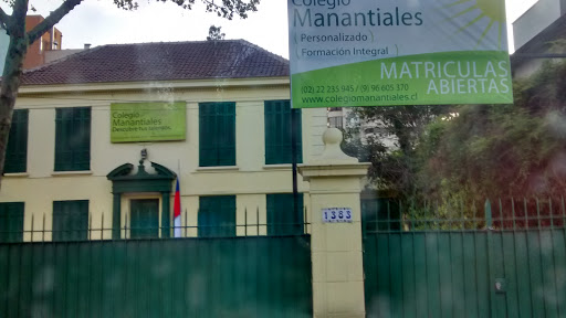 Colegio Manantiales, Los Leones 1383, Providencia, Región Metropolitana, Chile, Colegio secundario | Región Metropolitana de Santiago