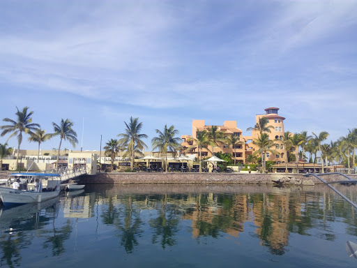 Marina Cortez, Paseo Malecón 2415, Zona Comercial, 23000 La Paz, B.C.S., México, Puerto deportivo | BCS