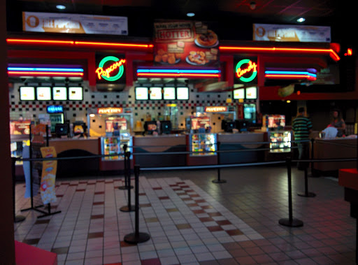 Movie Theater «Regal Cinemas Interstate Park 18», reviews and photos, 1089 Interstate Pkwy, Akron, OH 44312, USA