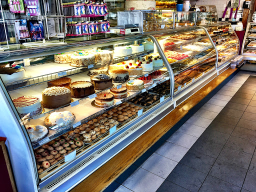 The best addresses for Café, Bar & Club nearby Blewitt Springs. There are 270 re