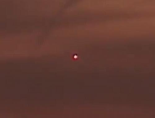 Large Bright Red Object Stops And Changes Direction Over Peachland Okanagan Valley British Columbia