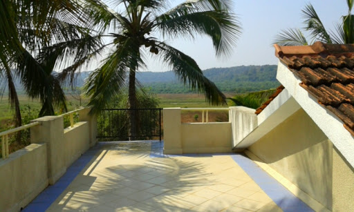 Island Views, Belbata Waddo, Near St. Bartolomeu Church., Madel Rd, Chorao, Goa 403523, India, Apartment_complex, state GA