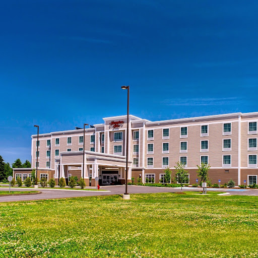 Hampton Inn Presque Isle logo