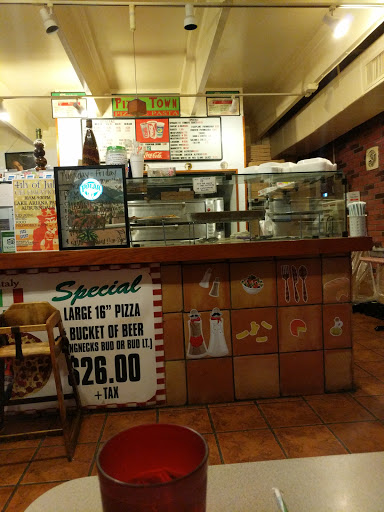 Pizza Restaurant «Pizza Town», reviews and photos, 213 E Lake Ave, Auburndale, FL 33823, USA