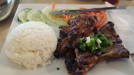 Vietnamese Restaurant «Pho Paris Restaurant», reviews and photos, 136 Newbury St #2, Peabody, MA 01960, USA
