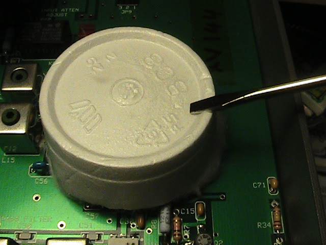 The
                    styrofoam cover was placed over the cotton ball
                    surrounding the Elecraft XV144 Local oscillator
                    components. The purpose was to pack the cotton and
                    to further prevent air circulation around the
                    components.