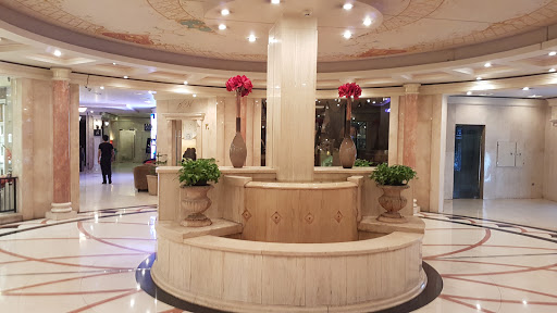 Milad Noor Shopping Center