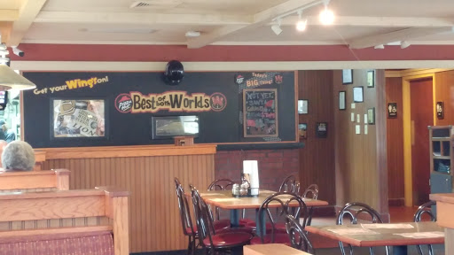 Pizza Restaurant «Pizza Hut», reviews and photos, 100 Jefferson Hwy, Louisa, VA 23093, USA