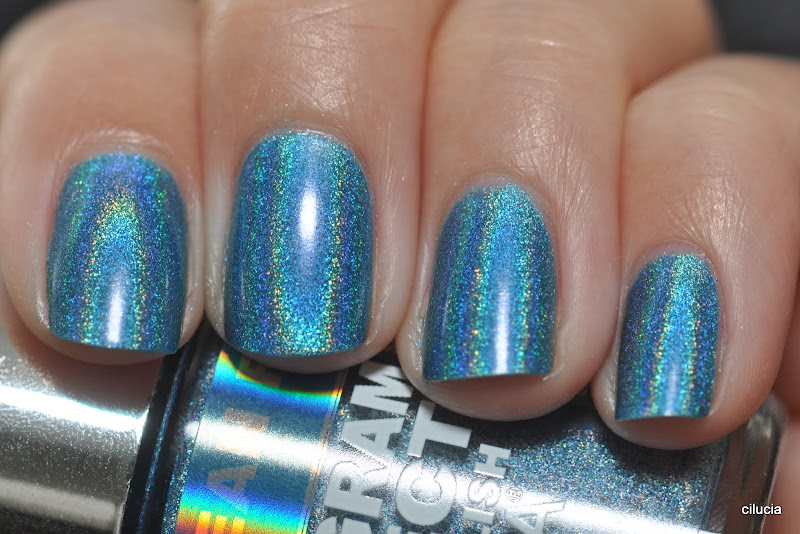 Spaz & Squee: Layla Holo swatches!