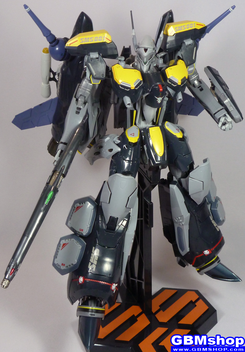 Macross Frontier VF-25S Armored Messiah with Reaction Missiles Battroid Mode Renewal Version