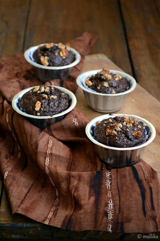 Eggless_Banana_Walnut_Chocolate_Muffins_3