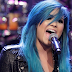As Últimas de Demi Lovato: The Neon Lights Tour + Glee + Performance no Jay Leno Com Direito a Cabelão Azul!