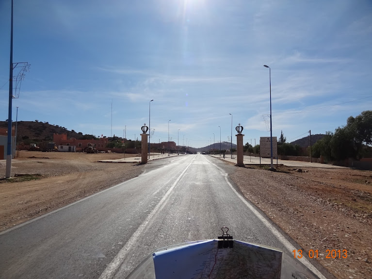 Marrocos e Mauritãnia a Queimar Pneu e Gasolina - Página 4 DSC05660