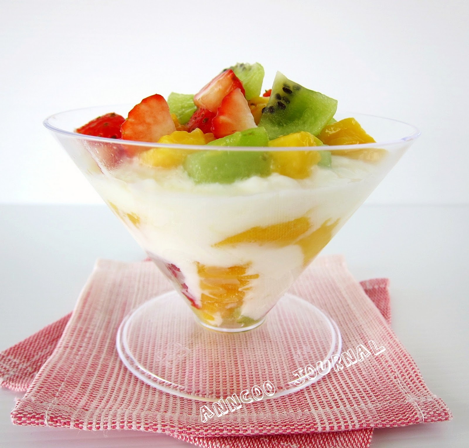 Десерт из йогурта трехслойный - 88 фото
