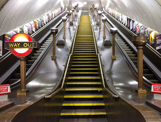 Swiss Cottage Station