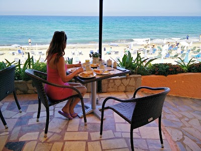 photo of Dandidis Seaside Pension & Restaurant