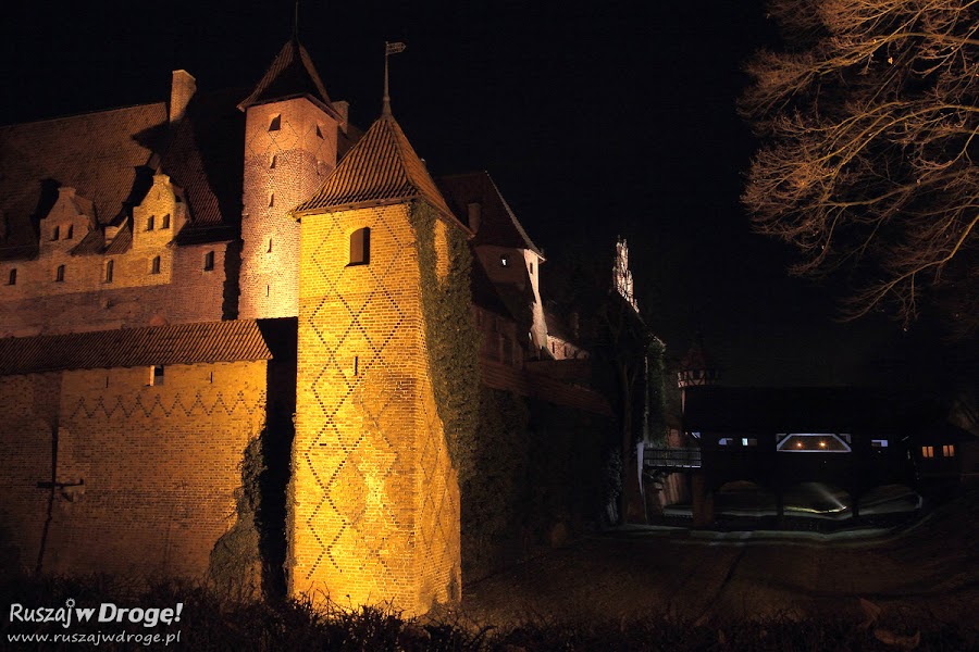 Nocne zwiedzanie zamku w Malborku