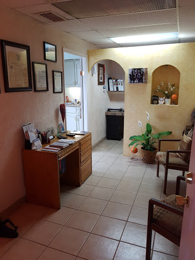 Cirujano Dentista, Planta Alta, Av. Maclovio Herrera 964, Bolívar, 84060 Nogales, Son., México, Dentista | SON