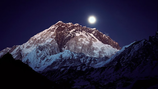 Moon Over Nuptse From Lobuche, Nepal.jpg
