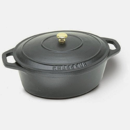 Paderno World Cuisine 13.75 by 10.5 Inch Black Oval Dutch Oven