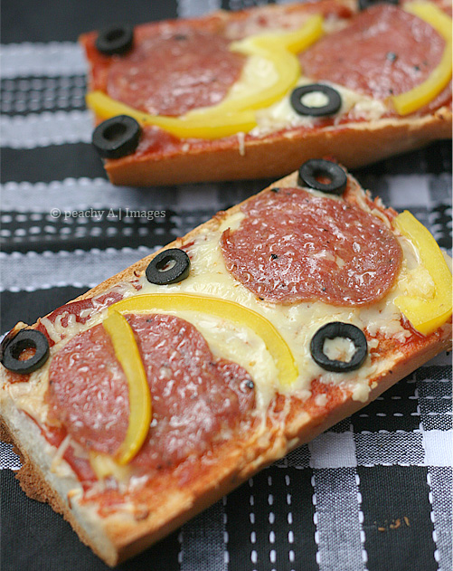 Open Faced Pizza Sandwich | www.thepeachkitchen.com