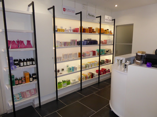 Care and Co Parfumerie- Institut de Beauté