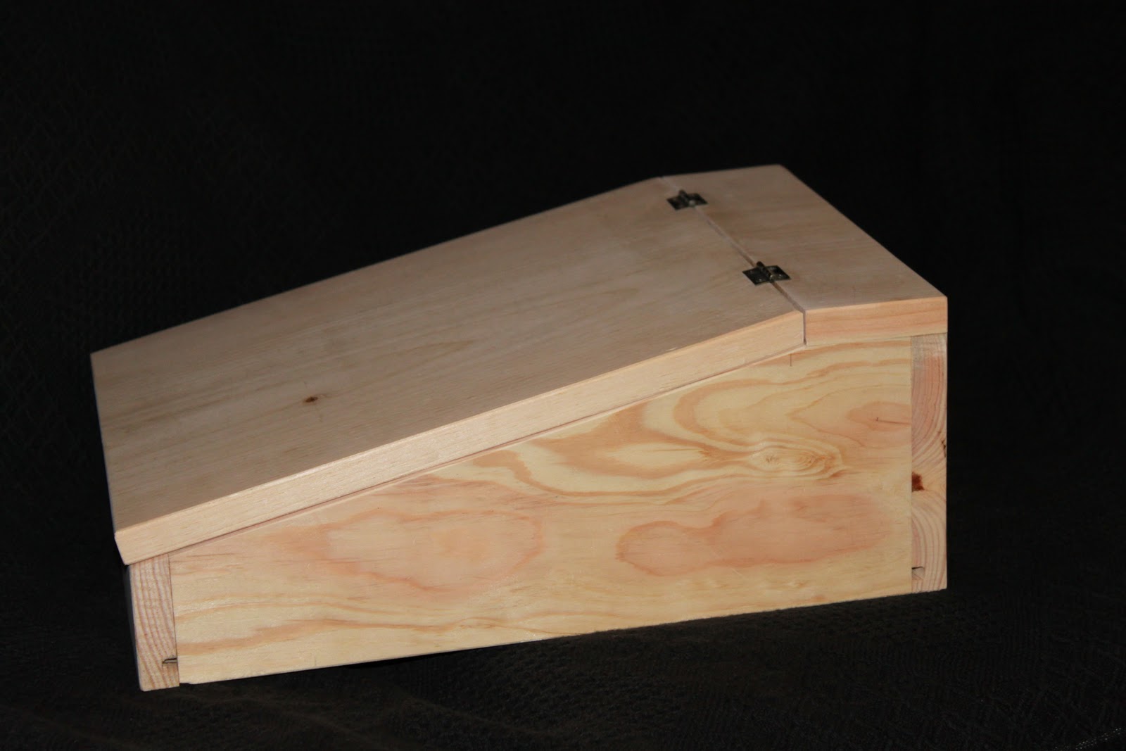 Halpaa writing desk